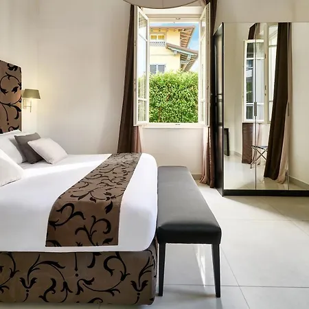 Mondial & Hotel 4*