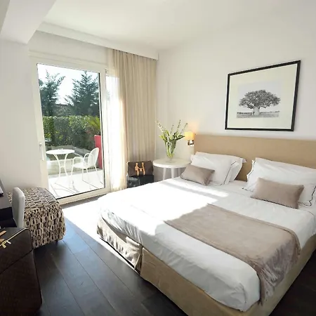 Hotel Mondial & 4*