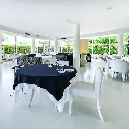 Ξενοδοχείο Mondial & Marina di Pietrasanta