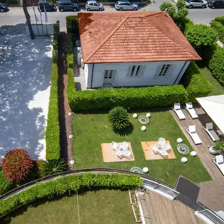 Hotel Mondial & 4*