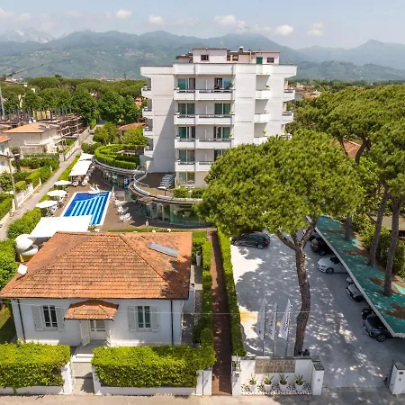 Mondial & Hotel 4*