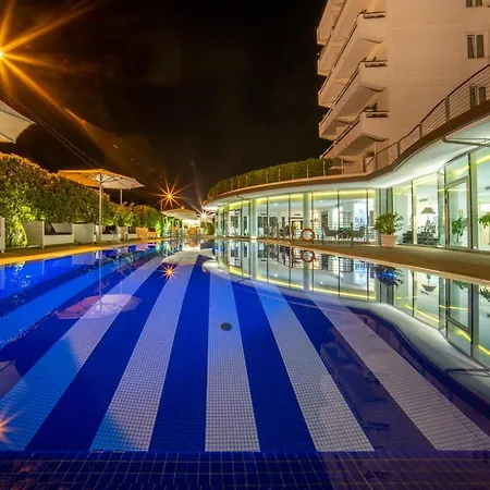 Mondial & Hotel Marina di Pietrasanta