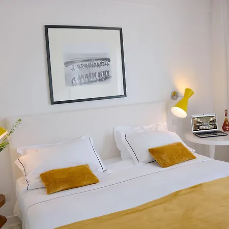 Mondial & Hotel