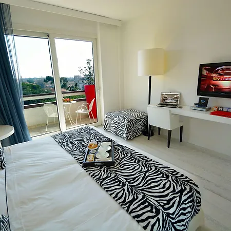 Hotel Mondial & 4*