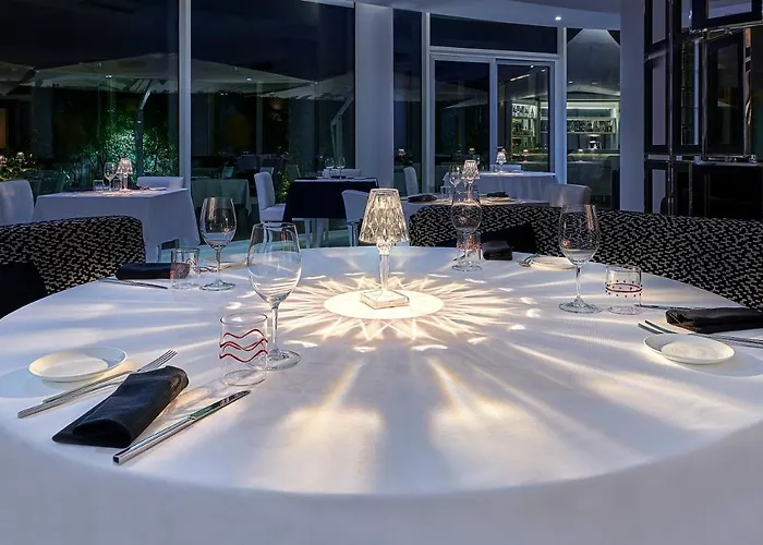 Mondial & 4* 마리아나디피에트라산타