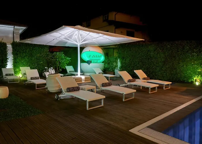 Mondial & 호텔 마리아나디피에트라산타