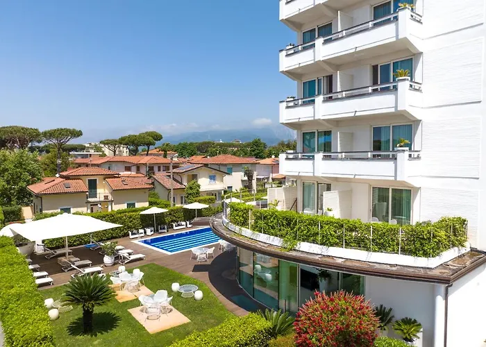 Mondial & 호텔 마리아나디피에트라산타