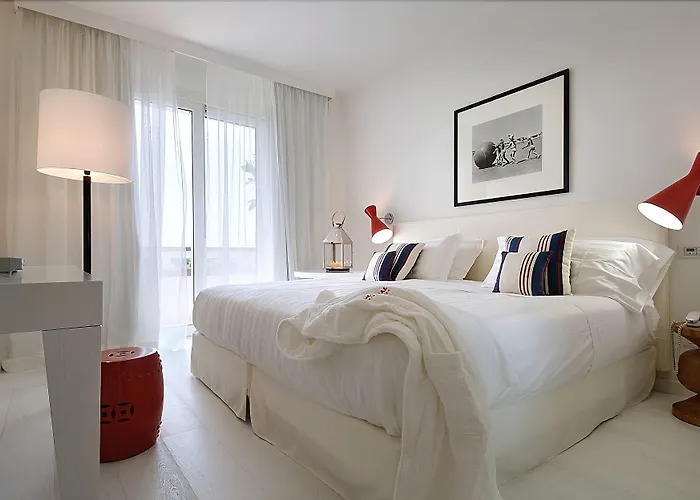 Mondial & 4* 마리아나디피에트라산타